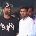 তামিম ইকবাল  মিরপুরে ক্রীড়া উপদেষ্টার সঙ্গে