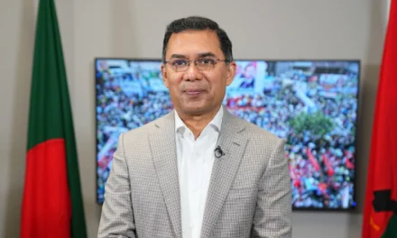 বন্যার্তদের সহায়তায় রাজনৈতিক-ধর্মীয় পরিচয় নয়